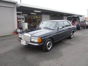 1977年　ベンツ 300D